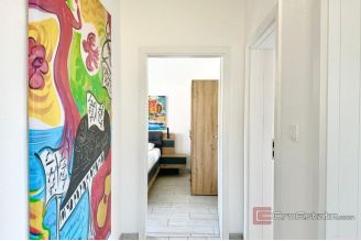 020 2035 350 Ciovo Modern apartment with pool and a sea view for rent