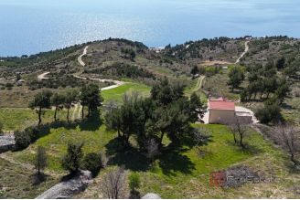 011 2052 114 Omis land and house with the view for sale