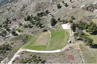 011 2052 114 Omis land and house with the view for sale