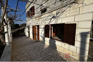 012 2052 117 Korcula semi detached house with sea view for sale