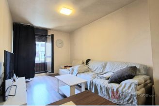 001 2047 123 Split Mertojak Three bedroom apartment in a great location for sale