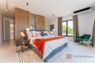 020 2053 43 Zagreb Designer family villa with pool for rent