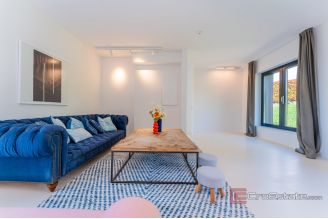 020 2053 43 Zagreb Designer family villa with pool for rent