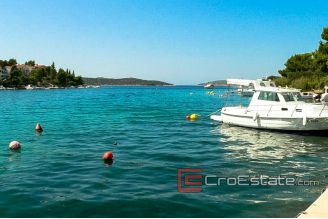 14 2014 11 Sibenik house swimming pool front sea  for sale