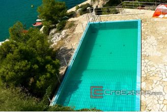 14 2014 11 Sibenik house swimming pool front sea  for sale