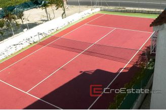 14 2014 11 Sibenik house swimming pool front sea  for sale