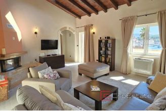 015 5490 30 Brac traditional stone house with pool and sea view for sale