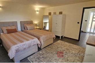 015 5490 30 Brac traditional stone house with pool and sea view for sale