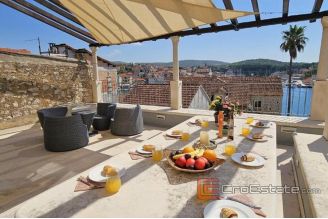 015 5490 30 Brac traditional stone house with pool and sea view for sale