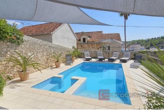 015 5490 30 Brac traditional stone house with pool and sea view for sale