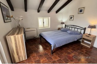 012 5489 30 Omis Renovated stone house in the first row to the sea for sale