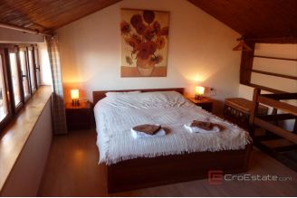 012 5489 30 Omis Renovated stone house in the first row to the sea for sale