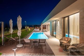 019 2053 46 Porec designer single storey villa with pool for sale