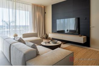 019 2053 46 Porec designer single storey villa with pool for sale