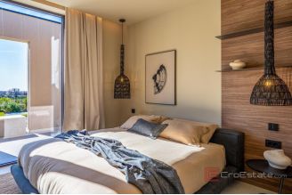 019 2053 46 Porec designer single storey villa with pool for sale