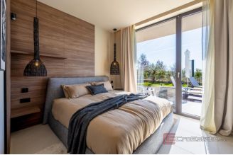 019 2053 46 Porec designer single storey villa with pool for sale