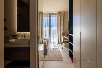 019 2053 46 Porec designer single storey villa with pool for sale