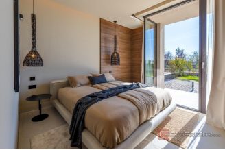 019 2053 46 Porec designer single storey villa with pool for sale