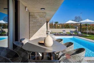 001 2053 47 Porec single storey villa with pool for sale