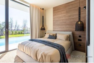 017 2053 47 Porec single storey villa with pool for sale