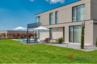 016 2053 48 Porec Luxury designer villa with pool for sale