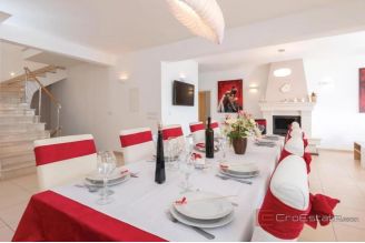 017 2052 118 Korcula first line seafront villa for sale