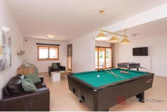 017 2052 118 Korcula first line seafront villa for sale