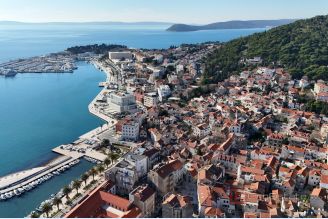 001 2055 10 Kastela Restaurant in the first row to the sea for sale