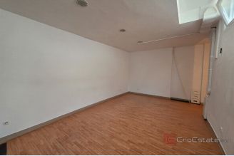 001 2061 03 Split Lovret multipurpose business space for rent