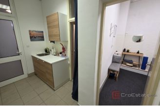 005 2061 03 Split Lovret multipurpose business space for rent