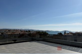 001 2058 04 Sibenik spacious two storey apartment in a quiet location for sale
