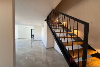 013 2058 04 Sibenik spacious two storey apartment in a quiet location for sale