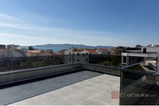 013 2058 04 Sibenik spacious two storey apartment in a quiet location for sale