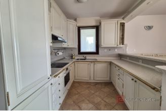 009 2016 701 Split Meje Spacious two bedroom apartment with a sea view for rent