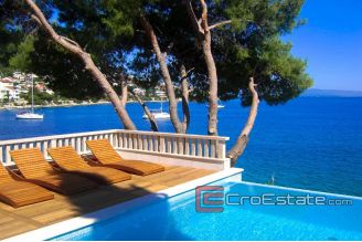 13 2014 09 Ciovo house first row for sale