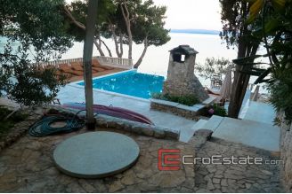 13 2014 09 Ciovo house first row for sale