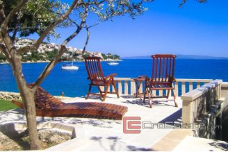 13 2014 09 Ciovo house first row for sale