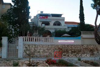 13 2014 09 Ciovo house first row for sale