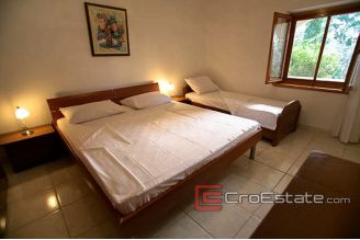 13 2014 09 Ciovo house first row for sale