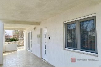 018 2060 04 Ciovo Detached house with two apartments near the sea for sale