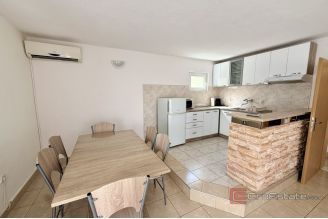 018 2060 04 Ciovo Detached house with two apartments near the sea for sale
