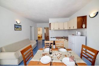 018 2060 04 Ciovo Detached house with two apartments near the sea for sale