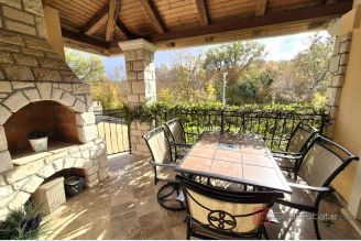 001 1021 48 Krk two storey apartment near the beach for sale