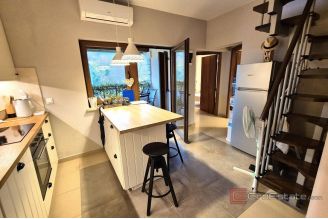 013 1021 48 Krk two storey apartment near the beach for sale