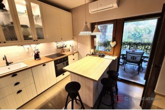 013 1021 48 Krk two storey apartment near the beach for sale