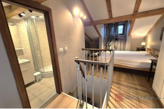 013 1021 48 Krk two storey apartment near the beach for sale