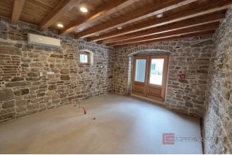 004 2061 04 Kastel Stari newly renovated commercial space in a traditional stone house for sale