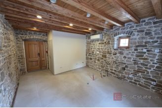004 2061 04 Kastel Stari newly renovated commercial space in a traditional stone house for sale