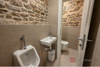 004 2061 04 Kastel Stari newly renovated commercial space in a traditional stone house for sale