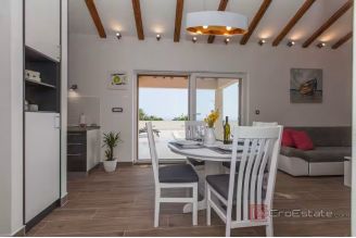 012 5492 30 Rogoznica Detached house with pool for sale